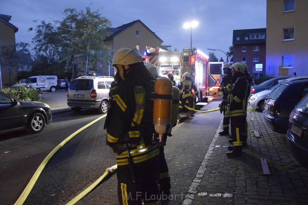 Feuer 2 Y Kellerbrand Koeln Ostheim Ruppinerstr P054.JPG - Miklos Laubert